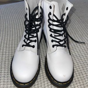 White Dr Martens woman’s size 8